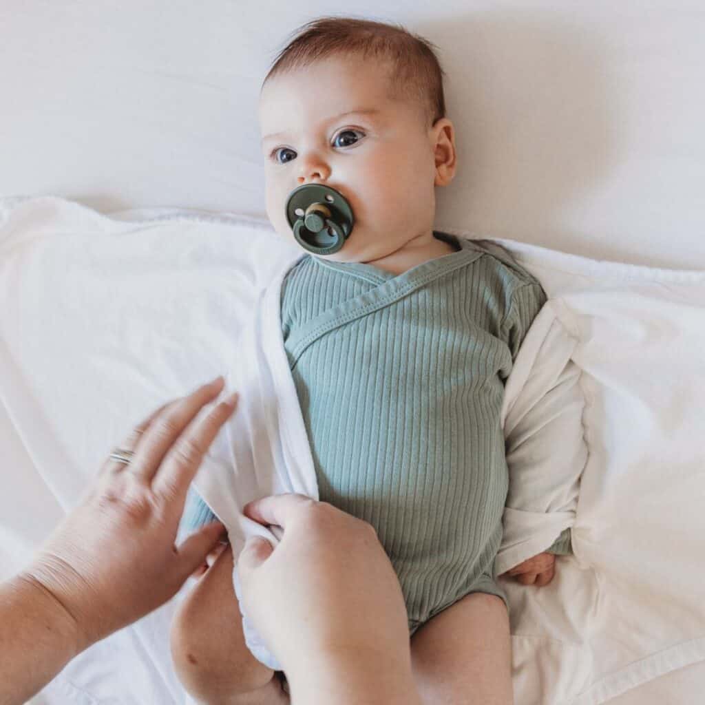 how to swaddle with miracle blanket